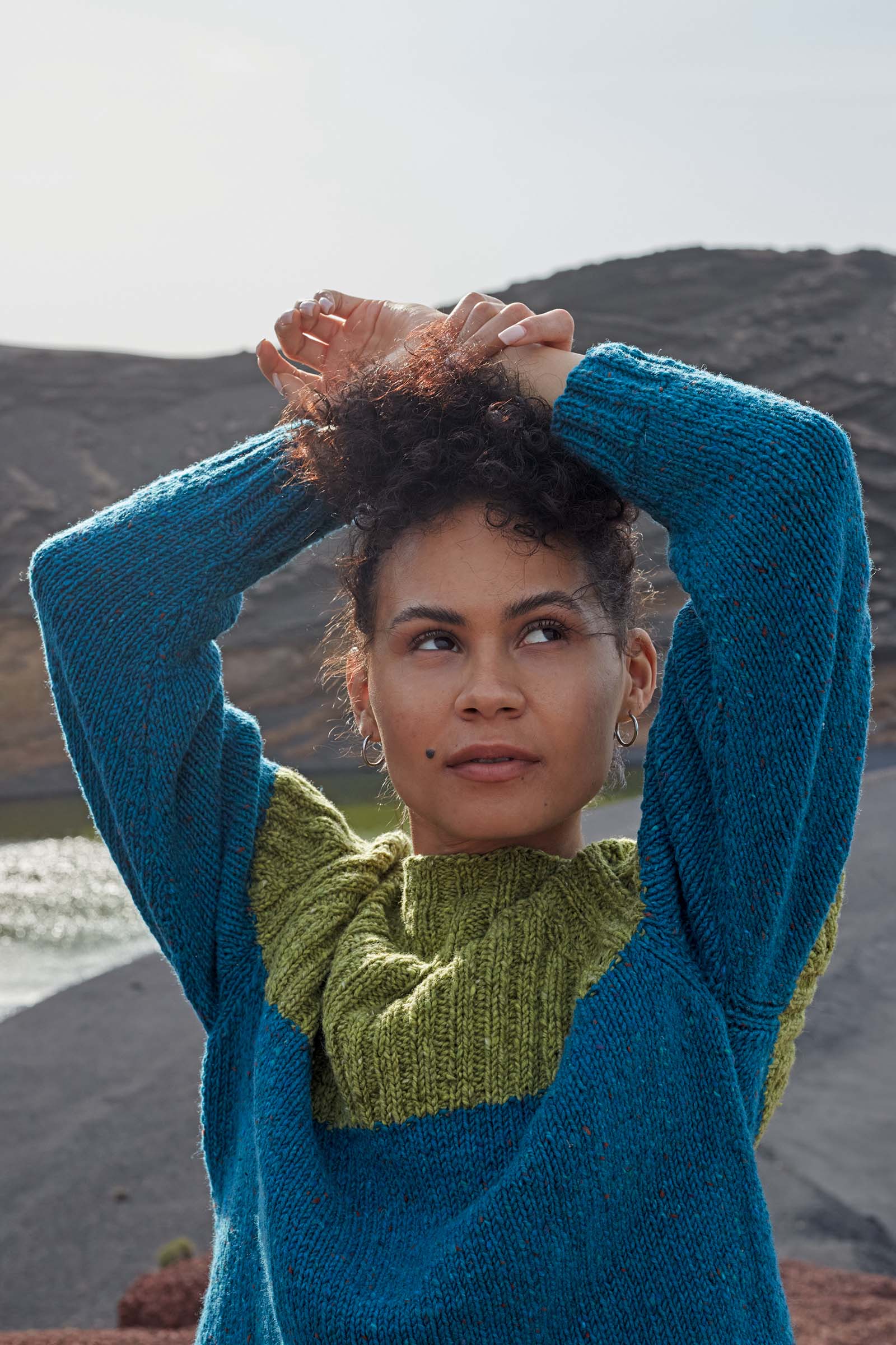 Gal Sweater breipakket van Lang Yarns Donegal Tweed+, gebreid in panden