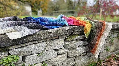 Donegal-deken Advent KAL 2024 – 23 kleuren Donegal Tweed+ garen voor een warme deken