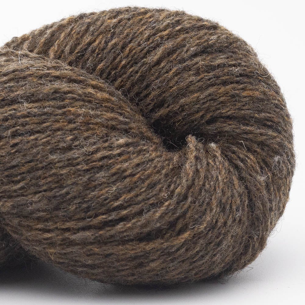 BC Garn Bio Shetland GOTS in 06 brown marled – Biologische wol voor gedetailleerde ontwerpen