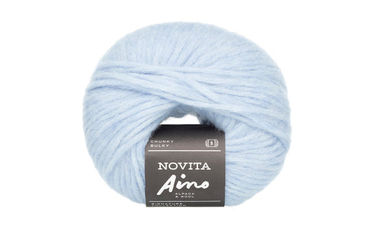 Novita Aino breigaren in galaxy - perfect voor kabels en kantpatronen