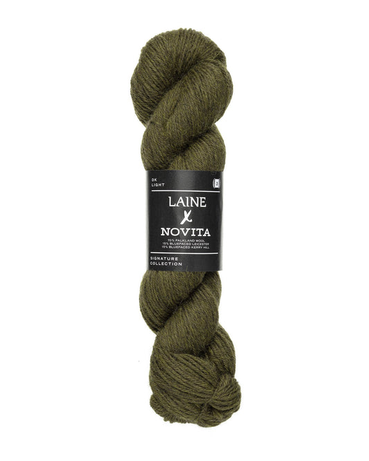 Novita x Laine DK breigaren in earthy olive - luxe wolgaren voor tijdloze projecten