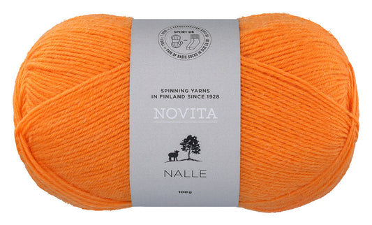 Novita Nalle sokkengaren in papaya - Levendige oranje tint voor opvallende projecten