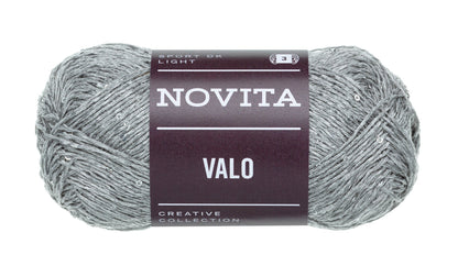Novita Valo breigaren in fog - luchtig garen met subtiele pailletten voor elegante creaties