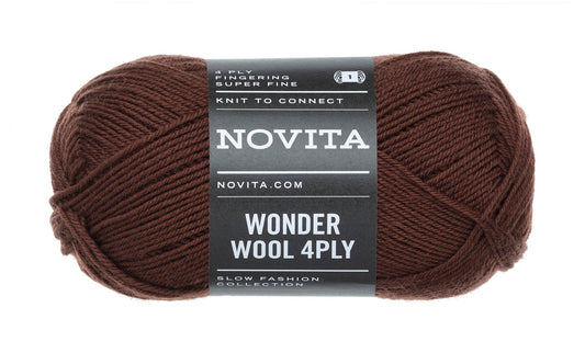 Novita Wonder Wool 4-ply in cola - steekverhouding van 28 steken x 36 toeren per 10 cm