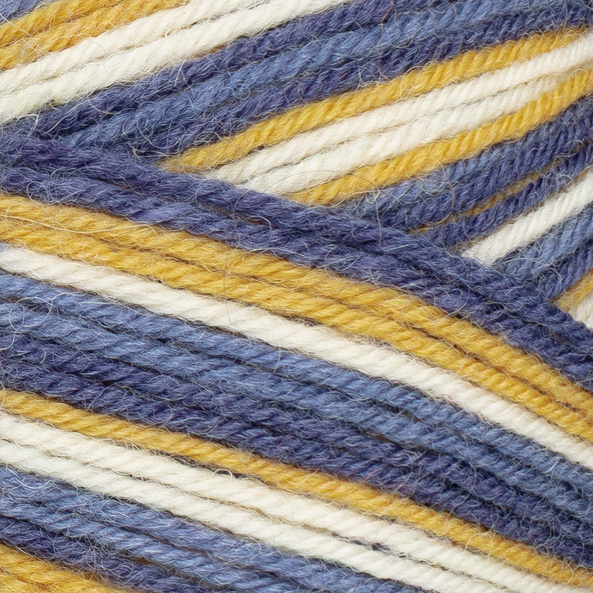 Novita Nalle Raita 8481 sea captain: close-up van de draad